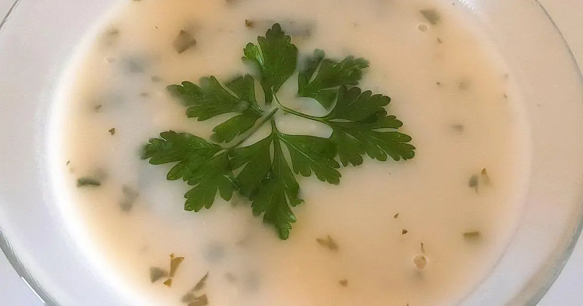 Сос од лук и магдонос