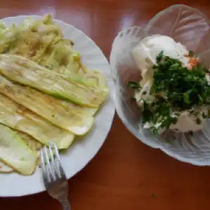 Лесна салата со тиквички - 2