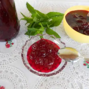 Домашно слатко од вишни марелици - 4