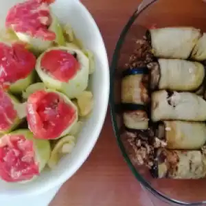 Летна манџа од ролован црн домат, полнет со мелено месо и сирење - 4