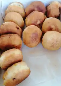 Крофнички со свежи кајсии - 4